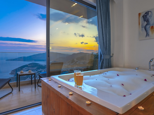  gece  -  Kasım
  | Kalkan Kördere'de Deniz Manzaralı 8 Kişilik Aile Villası: Çocuk Havuzlu ve Jakuzili